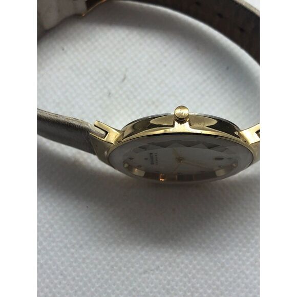 Skagen SKW2033 Women's Leather Analog Mother of Pearl Dial Genuine Watch JK38 - Picture 6 of 9